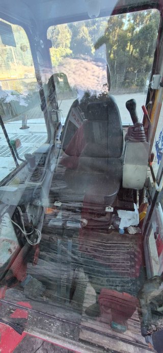 Retroexcavadora Takeuchi TB175 8600 horas
