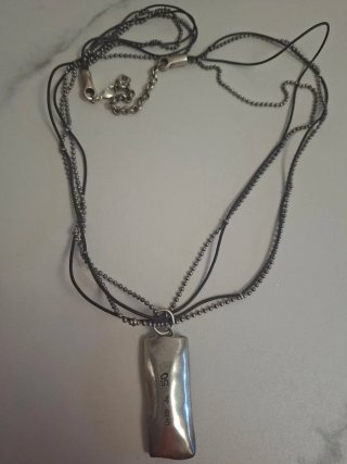 Conjunto de Joyas: Colgante, Pulsera y Pendientes