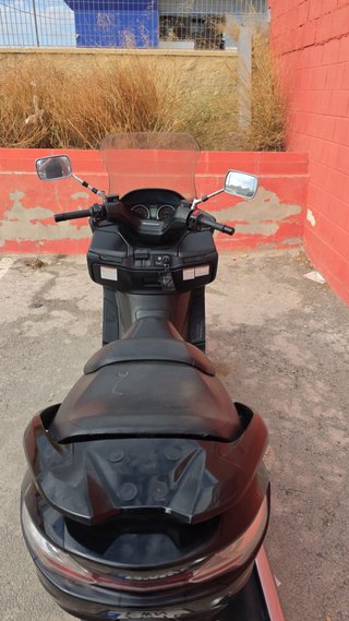 Suzuki Burgman 400 2009 Negra