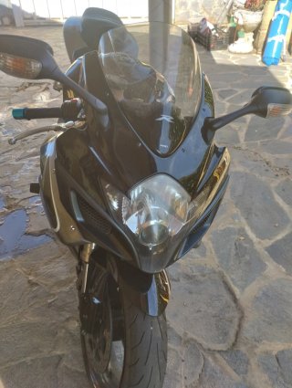 Suzuki GSXR K7 Negra y Plateada