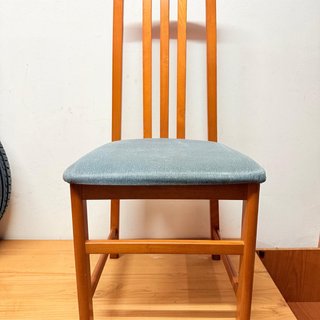 Silla de comedor de madera y tela