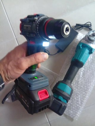 Taladro atornillador y amoladora .