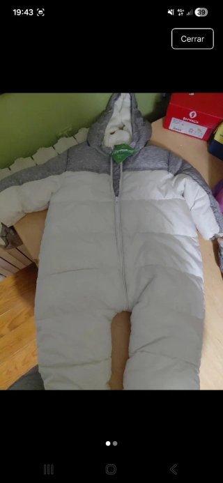 Buzo de bebé Benetton 9 meses nuevo