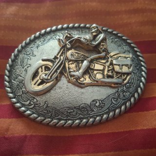 Fibbie per cinture stile motociclista