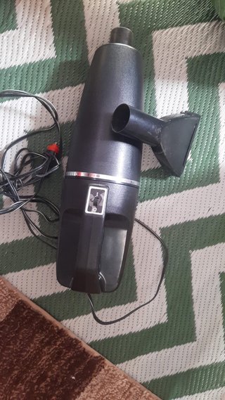 Aspiradora de mano negra