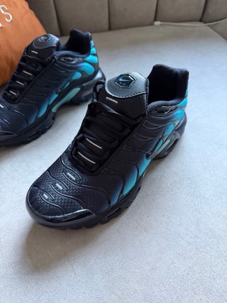 Zapatillas Nike TN Negro y Turquesa son nuevas