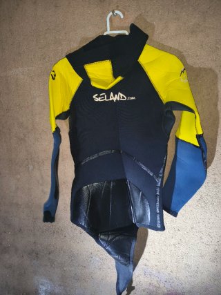 Chaqueta neopreno talla 3 o talla m. Seland aneto.