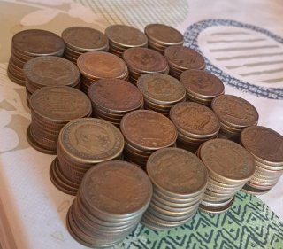 Lotazo de 200 monedas antiguas de 2.5 pesetas