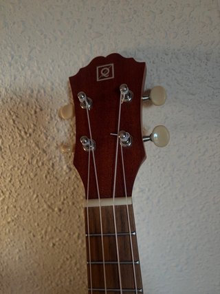 Ukelele de madera