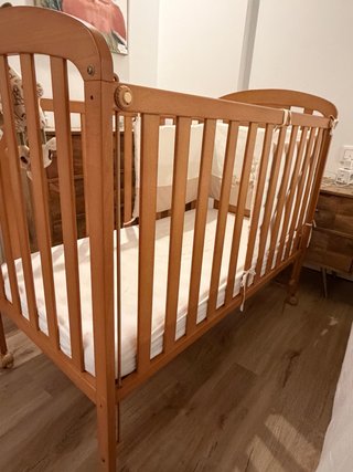Cuna de madera maciza