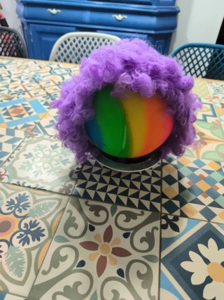 Peluca de payaso morada