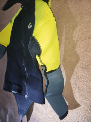Chaqueta neopreno talla 3 o talla M. Seland aneto
