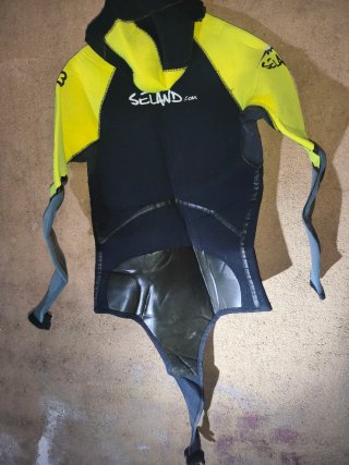 Chaqueta neopreno talla 3 o talla M. Seland aneto
