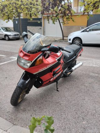 Honda CBR 1000 F Negra/Roja
