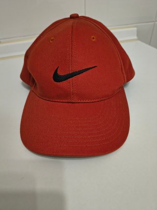 Gorra Nike Naranja y Negra