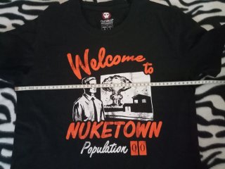 Camiseta Call of Duty Nuketown Numskull Talla S