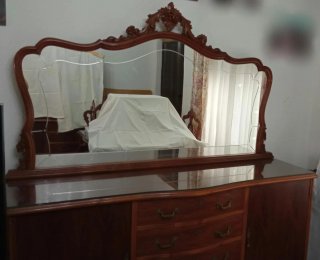 Aparador antiguo madera y cristal