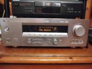 Amplificador Yamaha RX-V459 más altavoces Infinity
