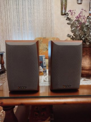Amplificador Yamaha RX-V459 más altavoces Infinity