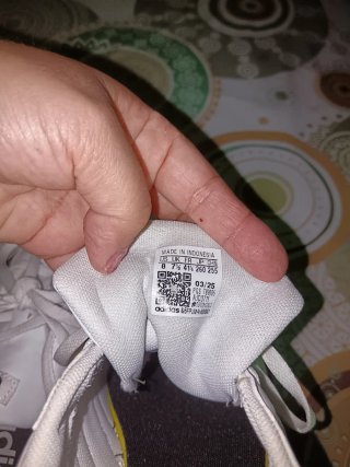 Zapatillas Adidas Blancas y Negras