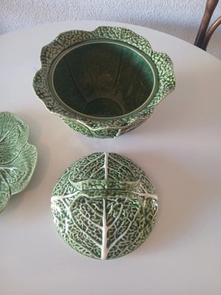 Conjunto Bordallo Pinheiro Sopera y Plato