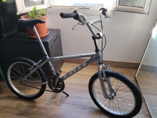 Bici BMX BH Freestyle Plata