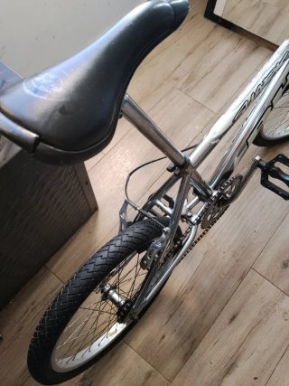 Bici BMX BH Freestyle Plata