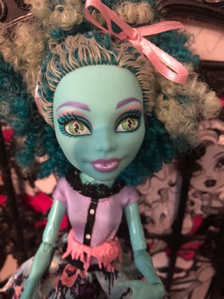 Monster High Honey Swamp Muñeca