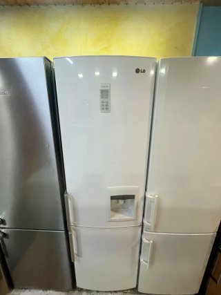 Nevera LG Blanca con dispensador