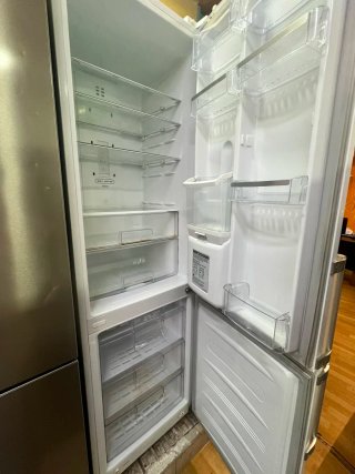 Nevera LG Blanca con dispensador