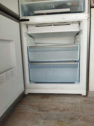 Nevera balay plateada inox