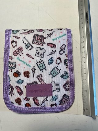 Cartera juvenil nurse is love