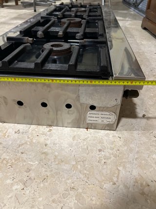 Cocina de gas 3 fuegos marca (sala )muy robusta