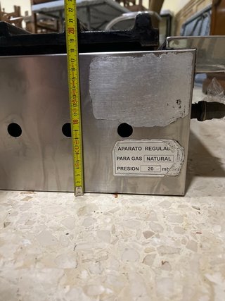 Cocina de gas 3 fuegos marca (sala )muy robusta
