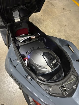 Yamaha XMAX Tech MAX Gris