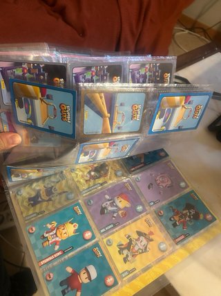 Álbum Stumble Guys Oficial con cartas