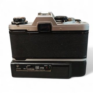 CAMARA ANALOGICA OLYMPUS OM30 + ACC (DECORATIVO)