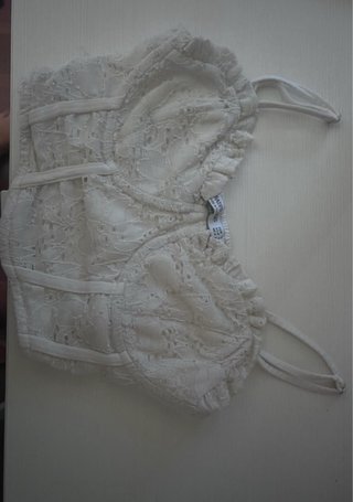 Top Stradivarius encaje blanco XS