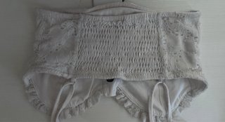 Top Stradivarius encaje blanco XS