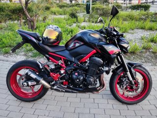 Kawasaki Z900 125CV Negra/Roja 10.000 km