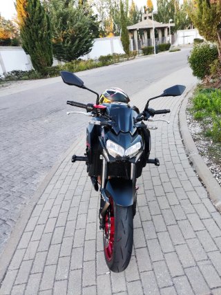 Kawasaki Z900 125CV Negra/Roja 10.000 km