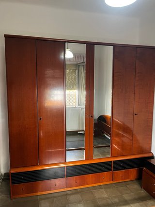 Habitación completa: cama, cómoda, armario