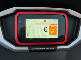 Honda Forza 350 2025 - 1600 km