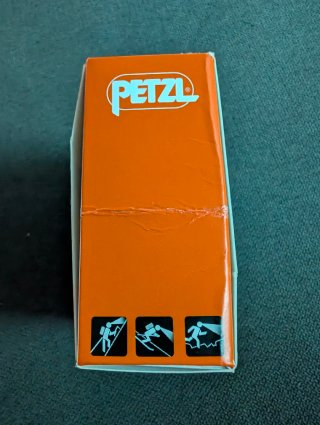 Linterna Frontal Petzl SWIFT RL 1200 Lúmenes