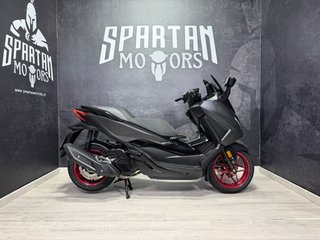 Honda Forza 125 Edición Especial ABS Gris/Rojo