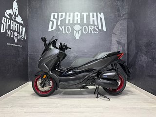 Honda Forza 125 Edición Especial ABS Gris/Rojo