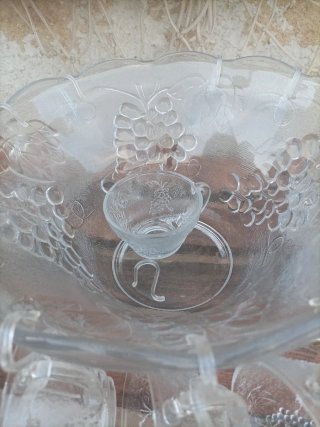 Ponchera de cristal con 12 tazas