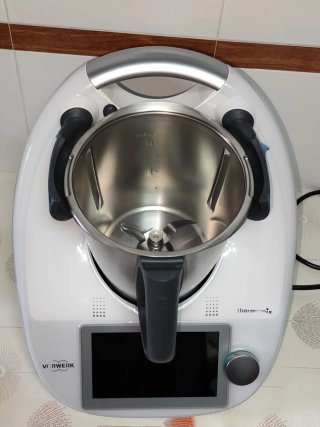 Thermomix TM6 + accesorios.