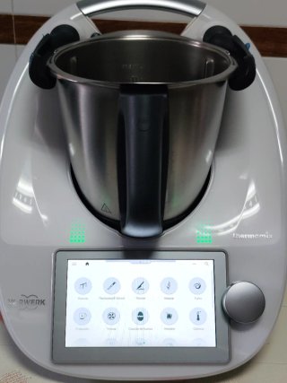 Thermomix TM6 + accesorios.