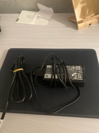 Lenovo 300w Gen 5 2 en 1 Negro